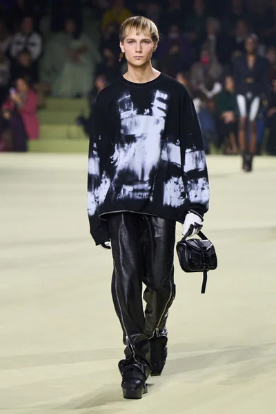 Look 95